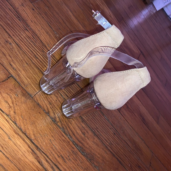 Size 7 clear and nude heel - Picture 2 of 2